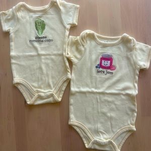 2 Pack of 100% Organic Cotton Onesies 🥬
